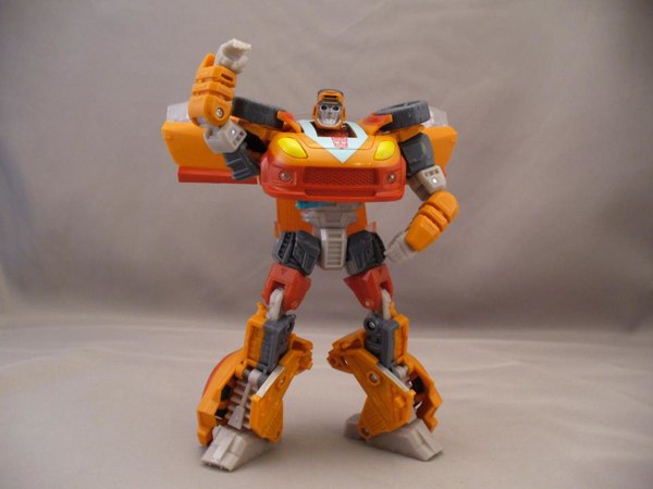 Transformers Generations GDO Wheelie Video Review  Images  (22 of 26)